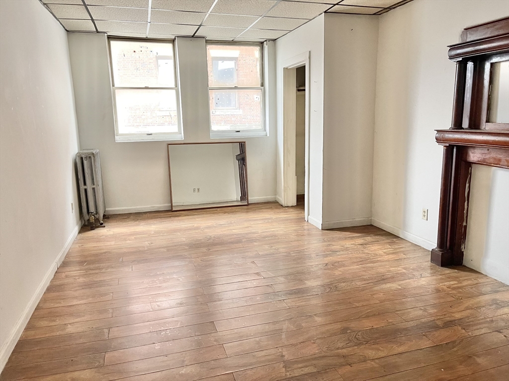 709 Main St, Worcester