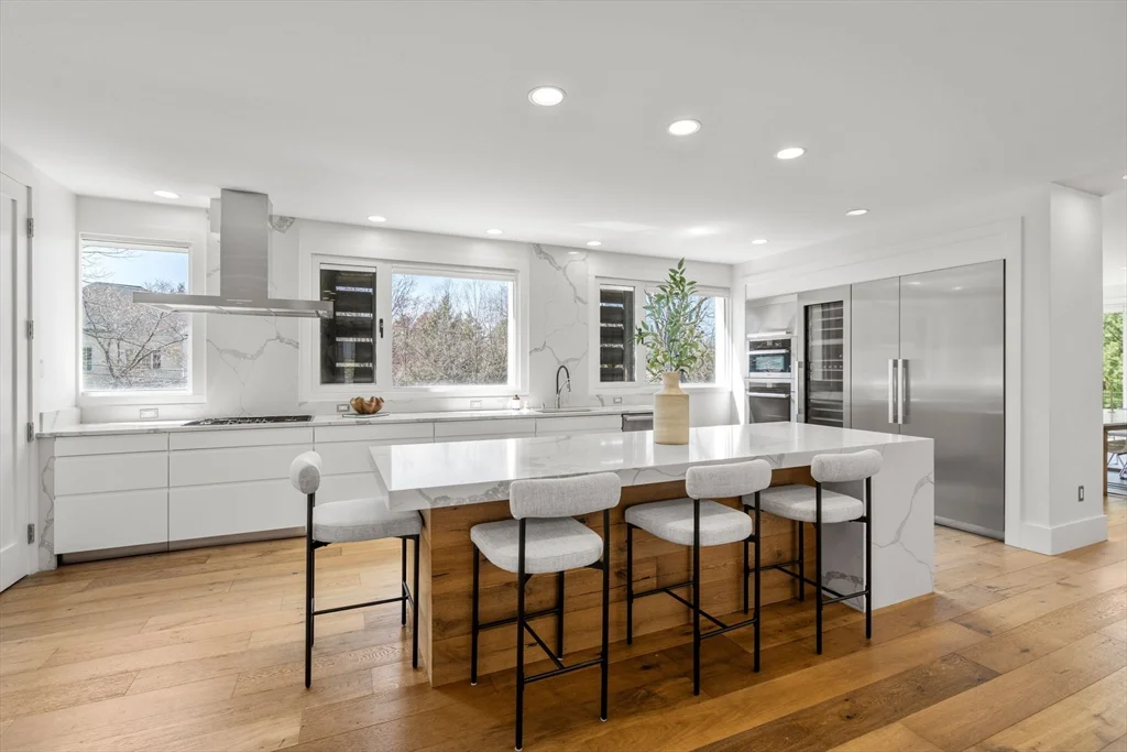 30 Whipple Rd, Lexington