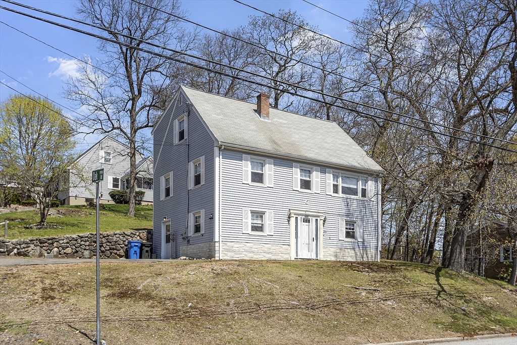 205 Hardy Pond Rd, Waltham