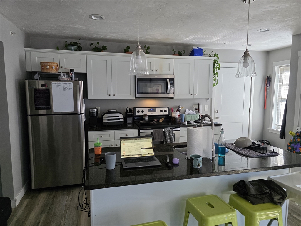 75 Merriam Ave, Leominster