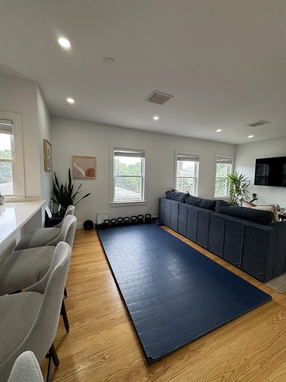 34 Park St, Newton Corner