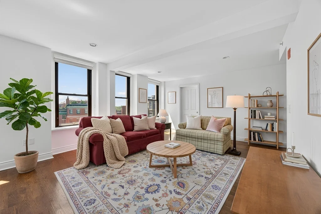 4 Charlesgate E, Back Bay