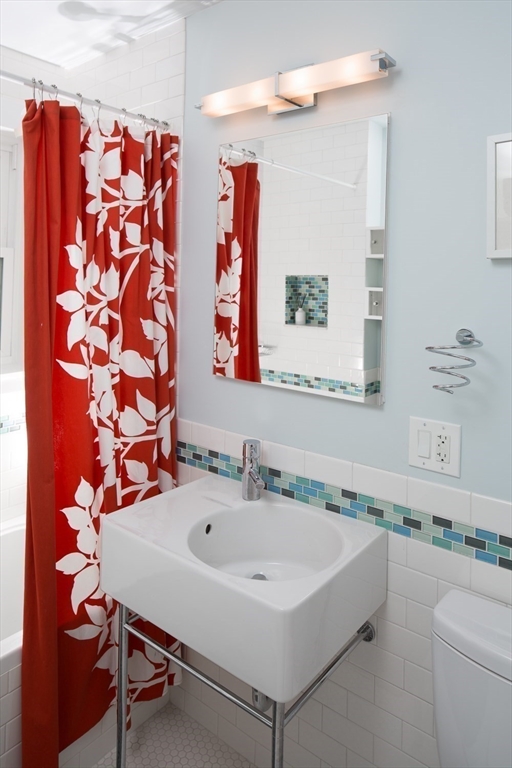 9 Irvington Rd, West Somerville