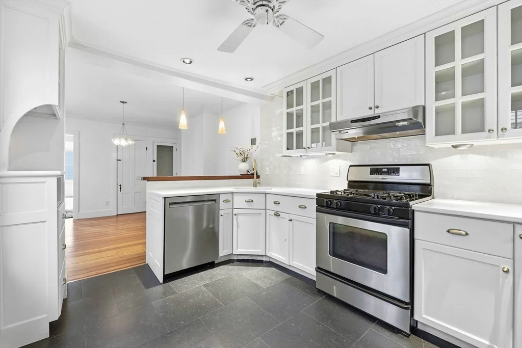 64 Pearl St, Charlestown