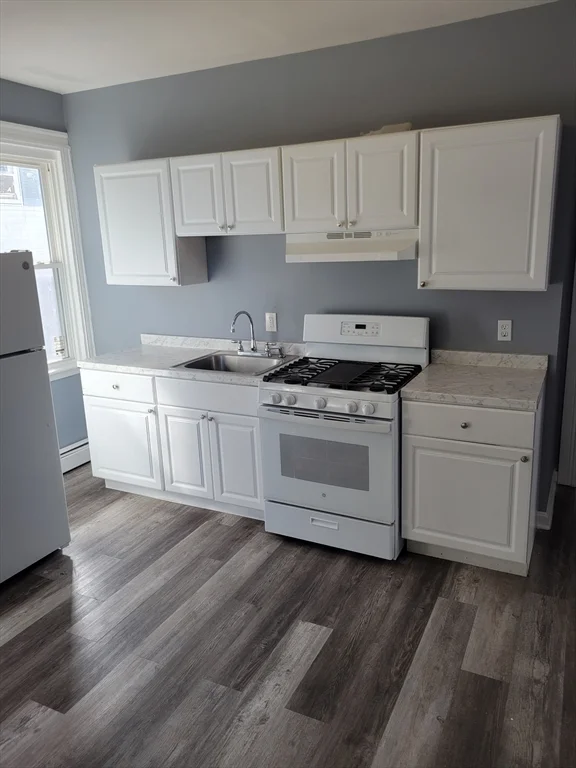 194 Buffinton St, Fall River