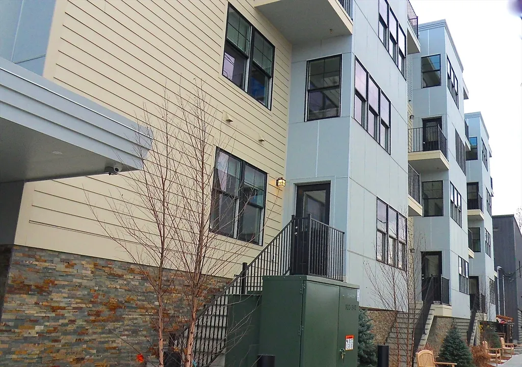 76 Stonley Rd, Jamaica Plain