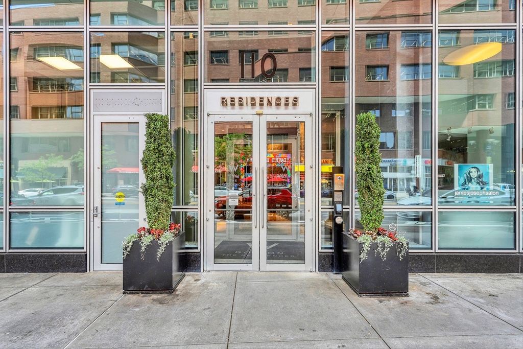 110 Stuart St, Downtown