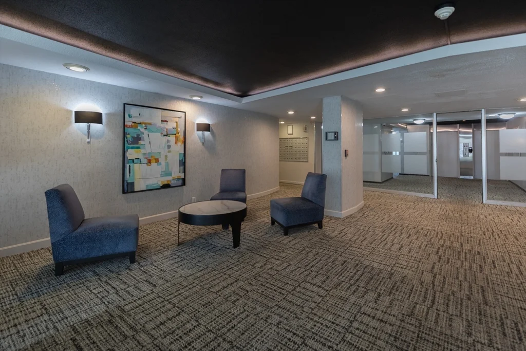 19 Winchester St, Coolidge Corner