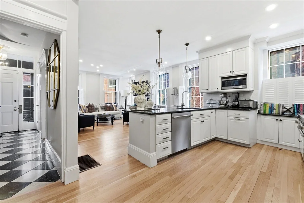 50 River St, Beacon Hill