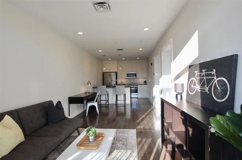 434 Mcgrath Highway, Prospect Hill