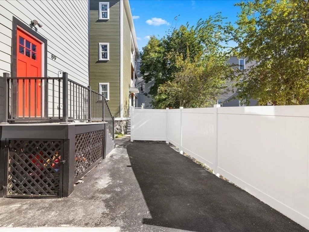 87-89 Malden, Everett