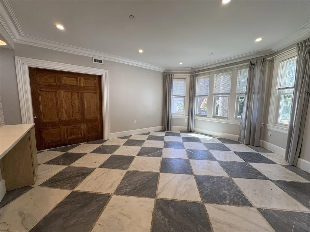15 Lanark Rd, Brookline