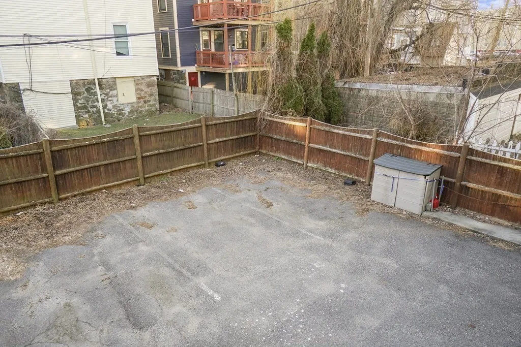 8 Howell, Dorchester