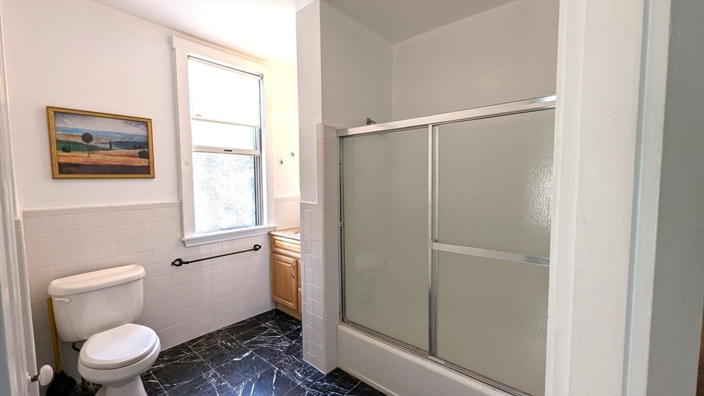 26 Oak St, Wellesley