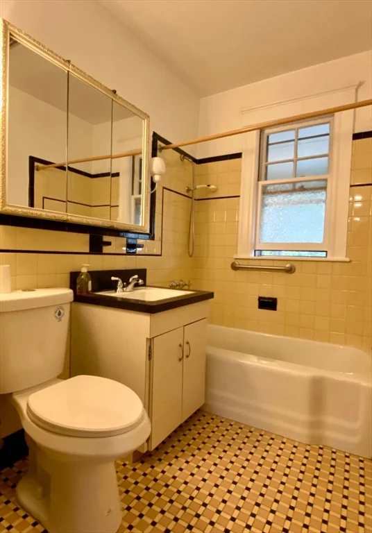 144 Ellison Park, Waltham