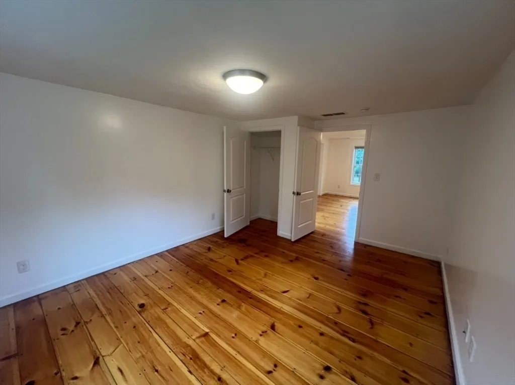 265 Dunstable Rd, Tyngsborough