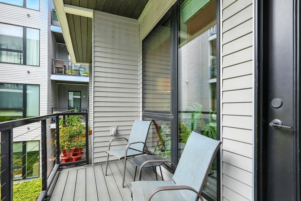 45 W 3rd St, South Boston