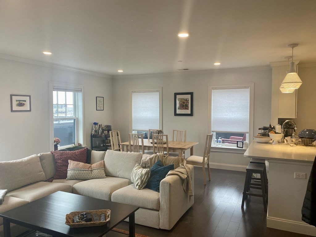 728 East Broadway, South Boston