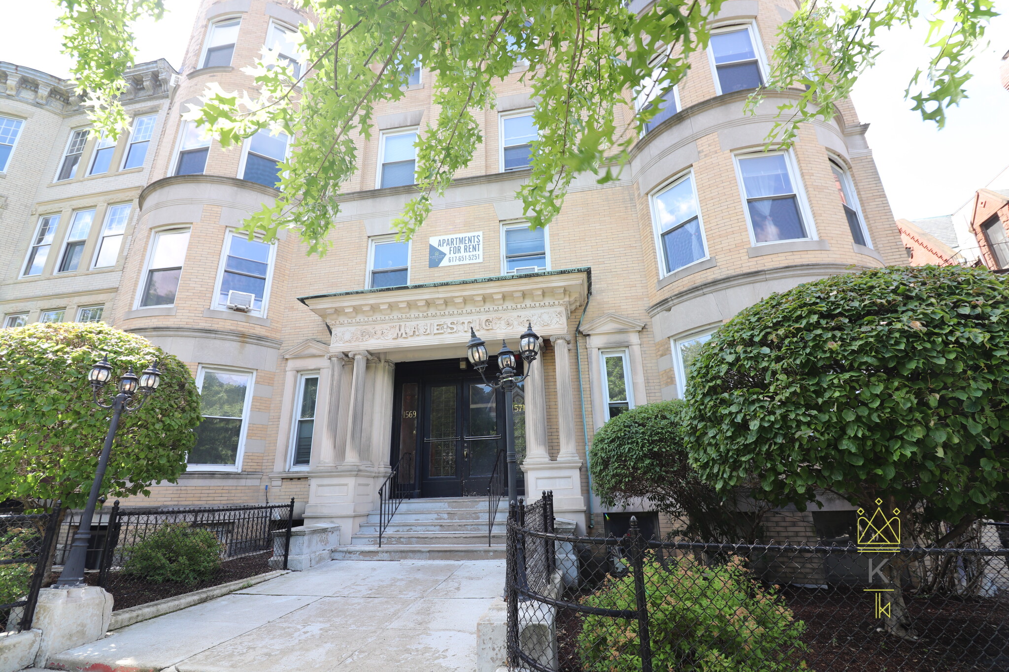 1569 Beacon St, Brookline