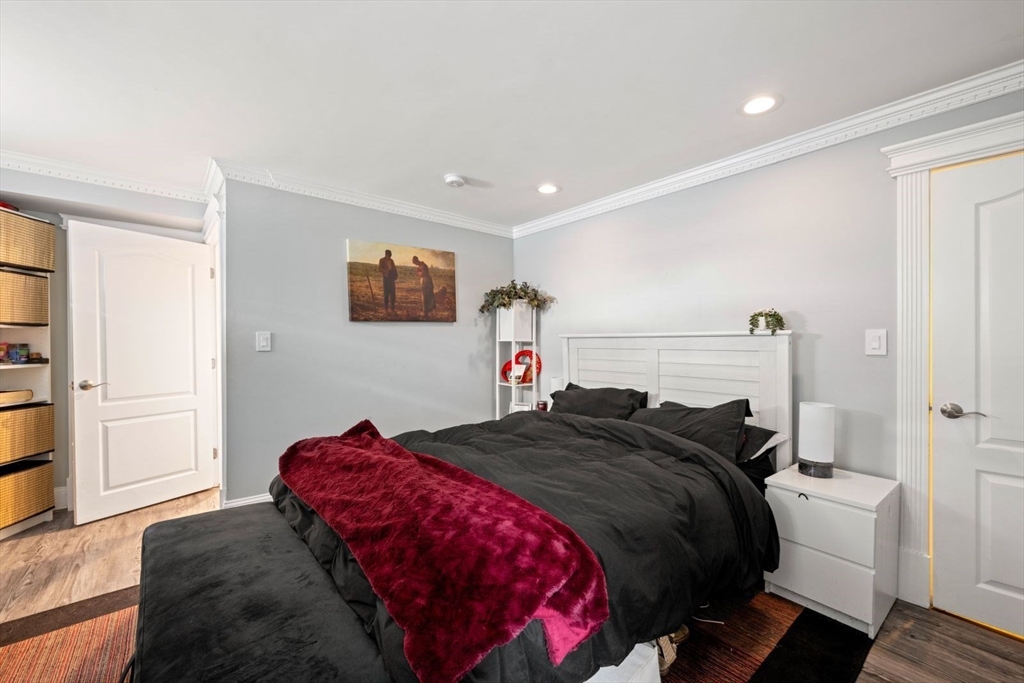 8 Mohawk St, South Boston