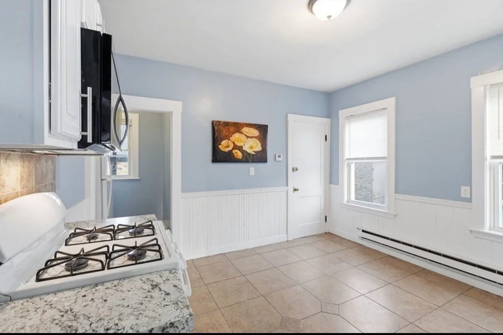 20 Leslie St, Dorchester