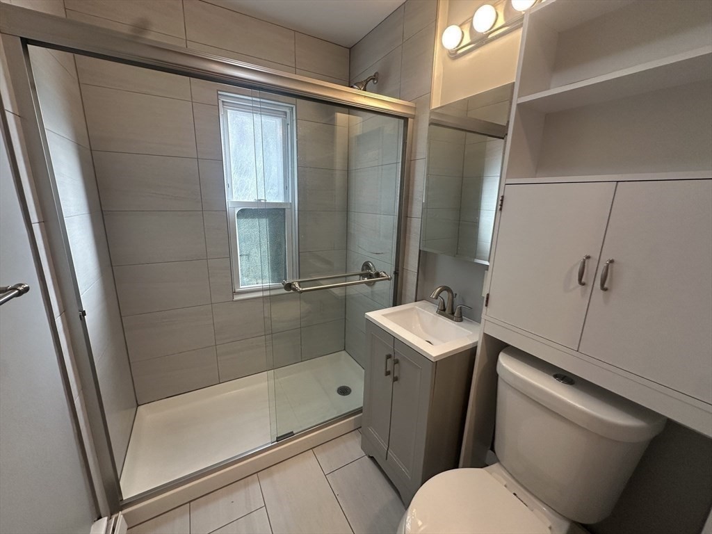 118 Gladstone St, East Boston