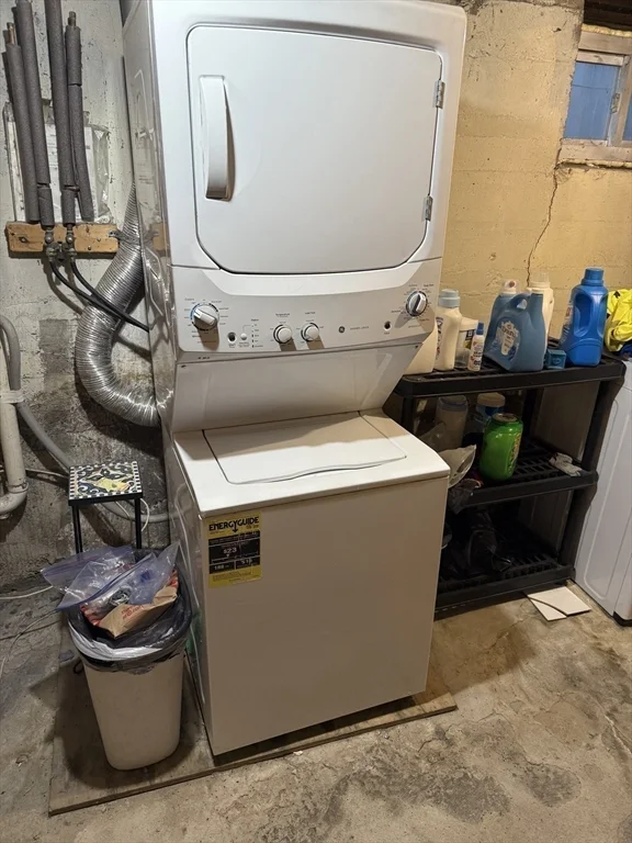 585 Main St, Watertown