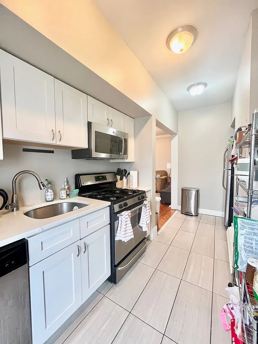 180 Hillside St, Mission Hill