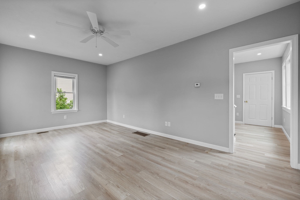 28 Greenwood Ave, Weymouth