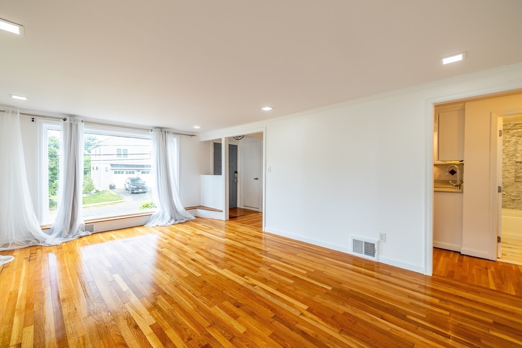 65 Sassamon Ave, Milton