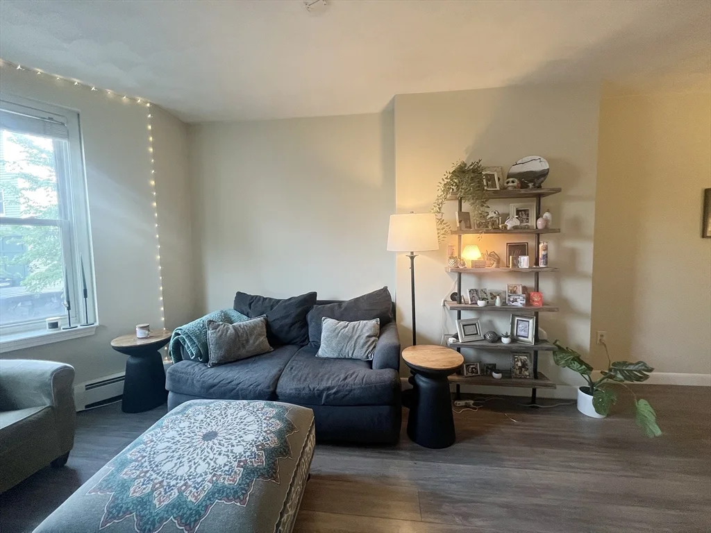 122 London, East Boston