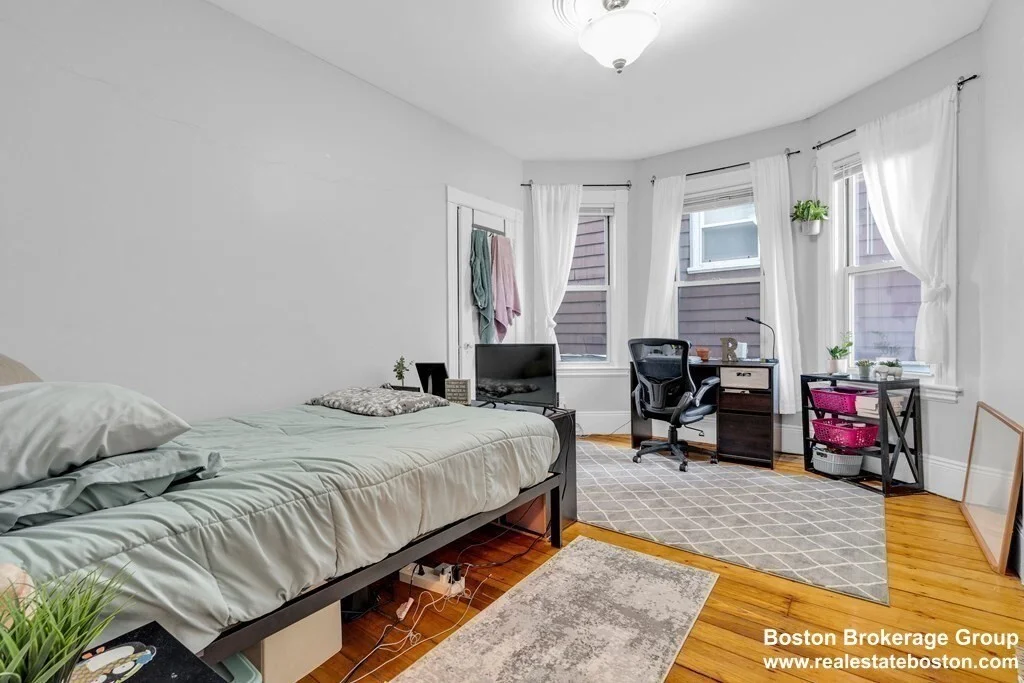 180 St Alphonsus, Mission Hill