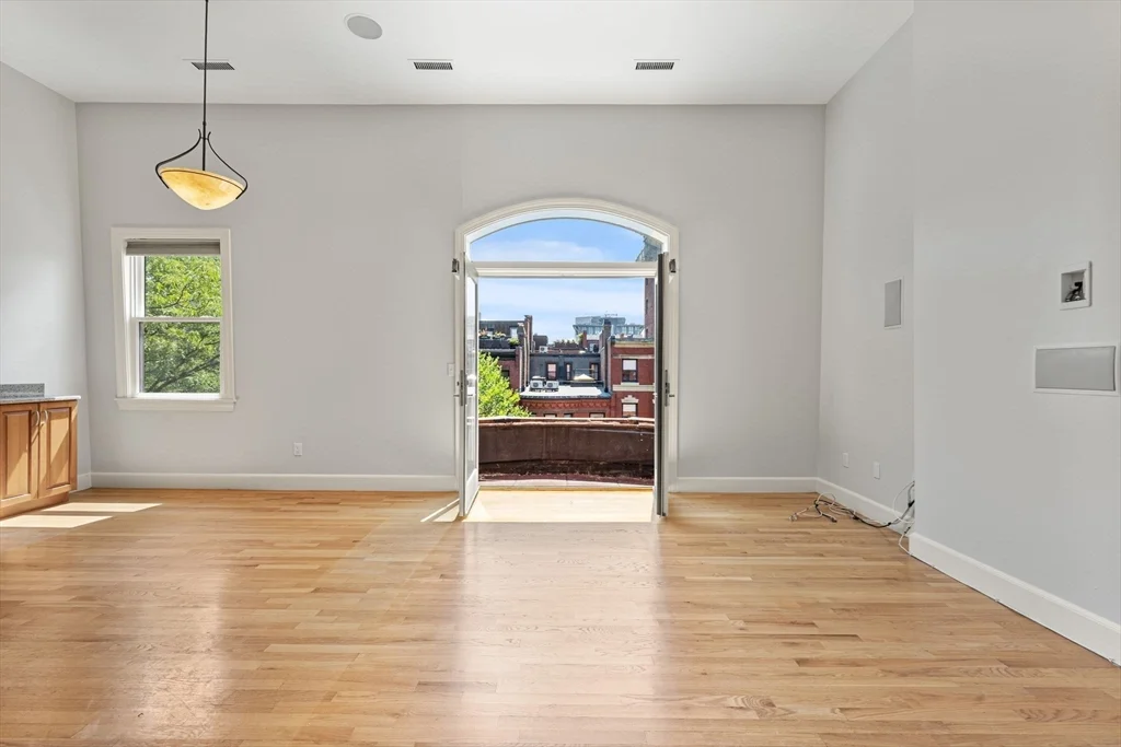 403 Marlborough St, Back Bay