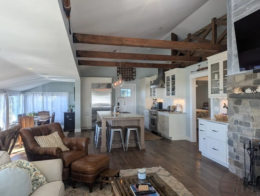 37 River Rd, Little Neck