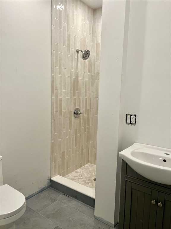 38 Regent St, Roxbury