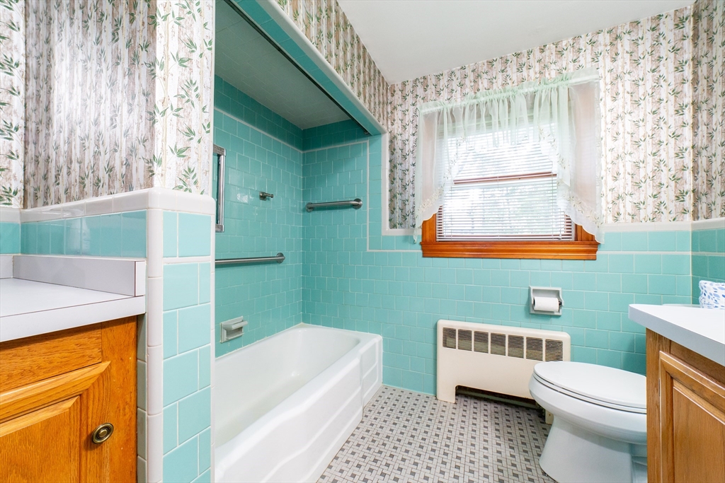 88 Sutherland Rd, North Attleboro