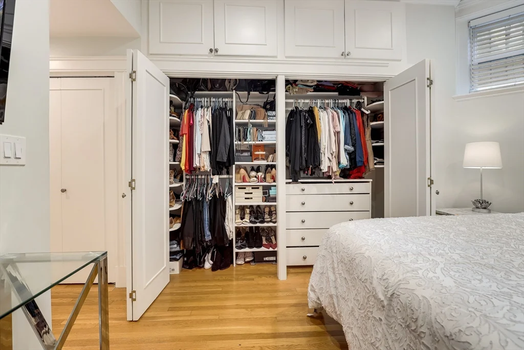 381 Marlborough St, Back Bay