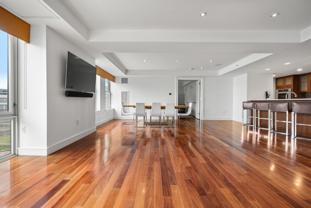 2 Battery Wharf, North End