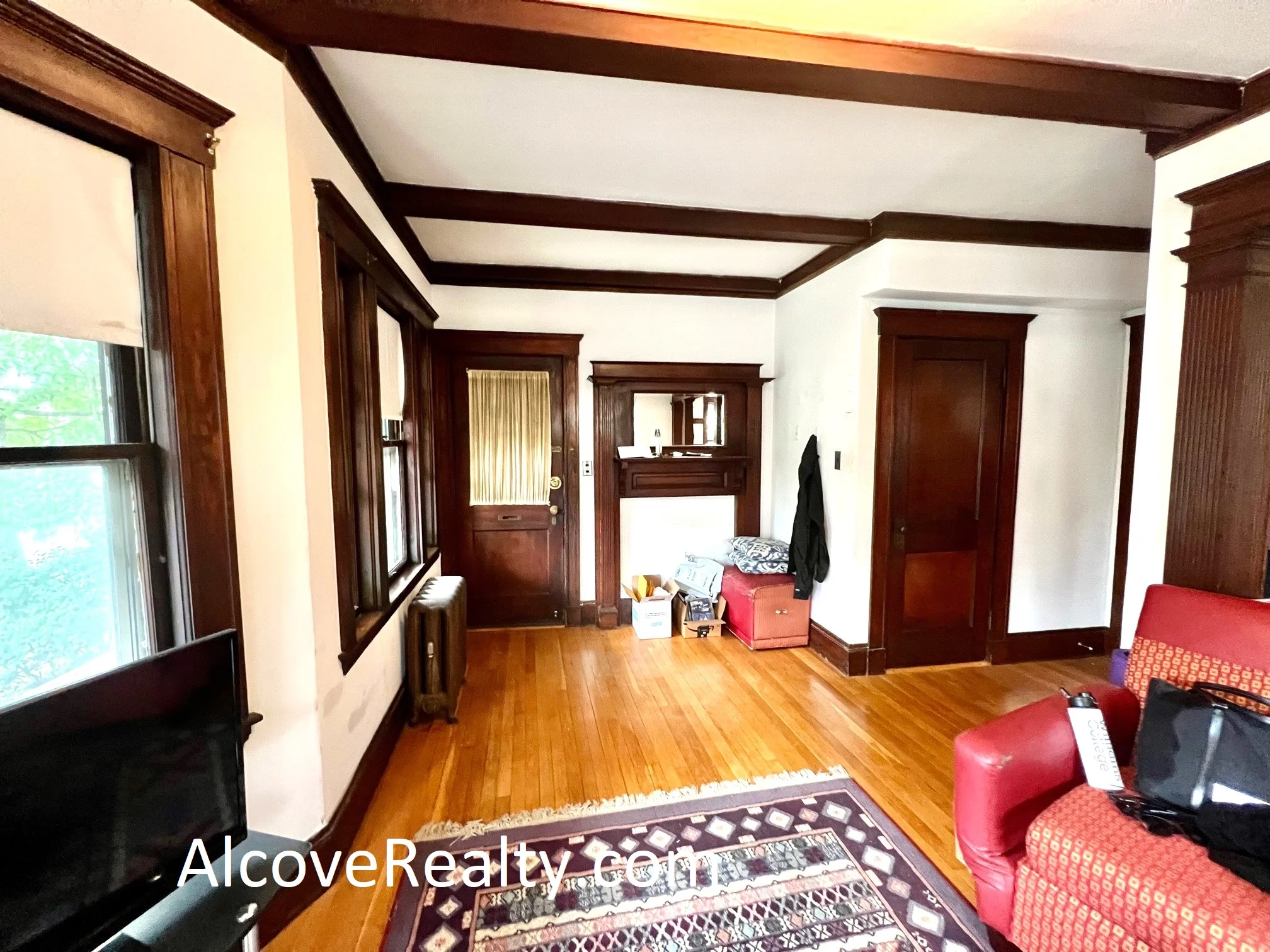 11 Leonard St, Tufts