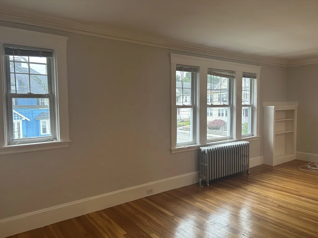 4 Harvard Rd, Belmont