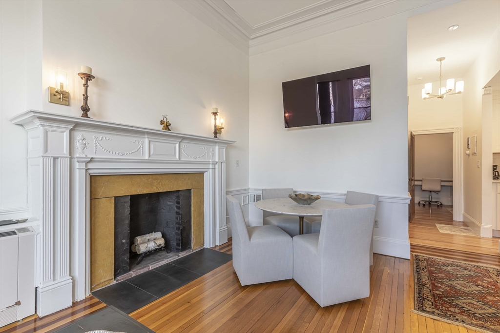 462 Beacon St, Back Bay