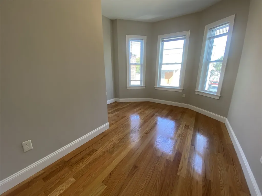 17 Maywood St, Roxbury