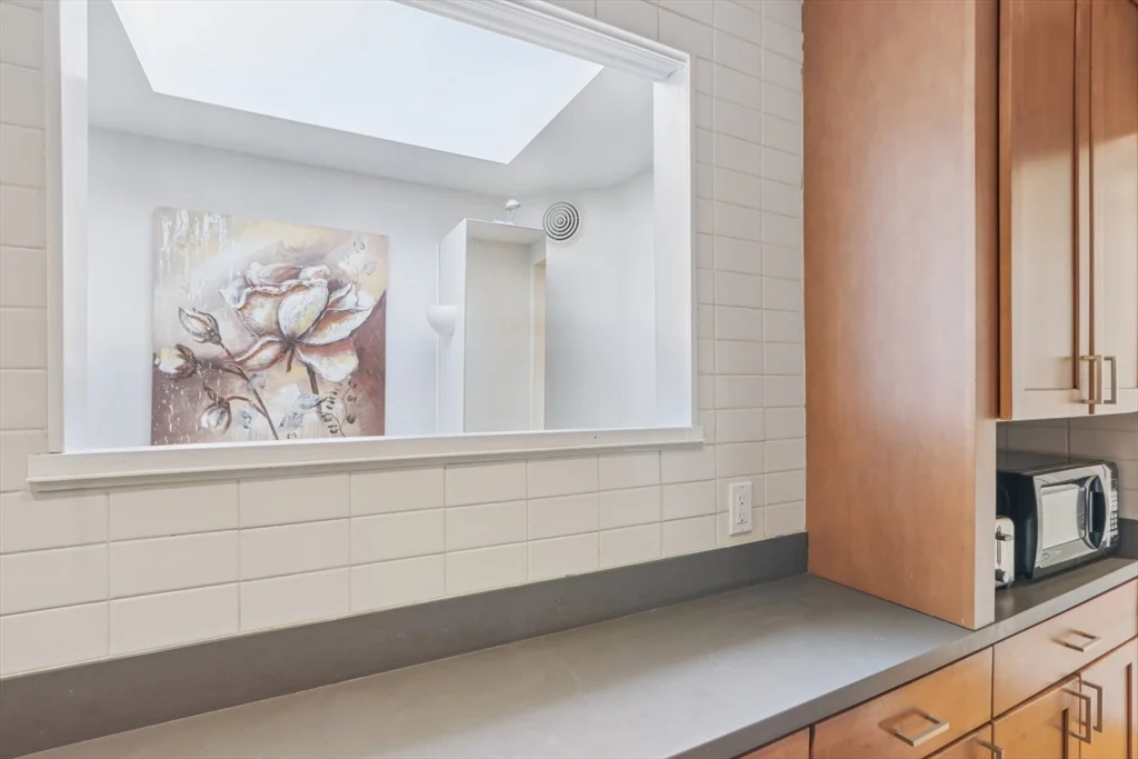 583 Massachusetts Ave, Roxbury