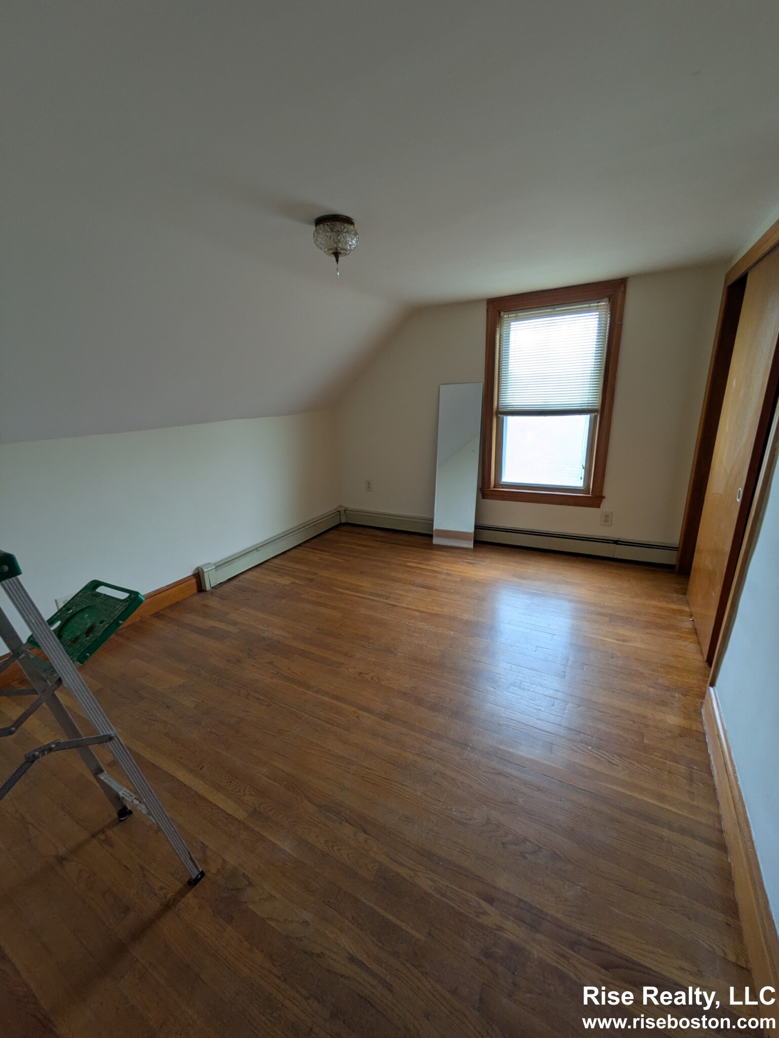 261 Lexington St, Watertown