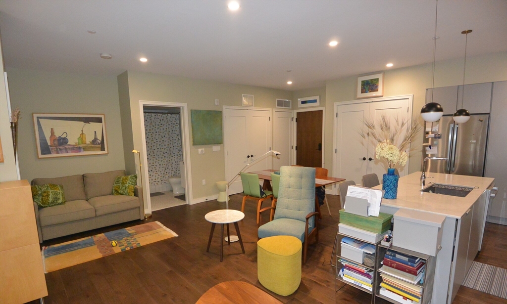 45 Burnett St, Jamaica Plain