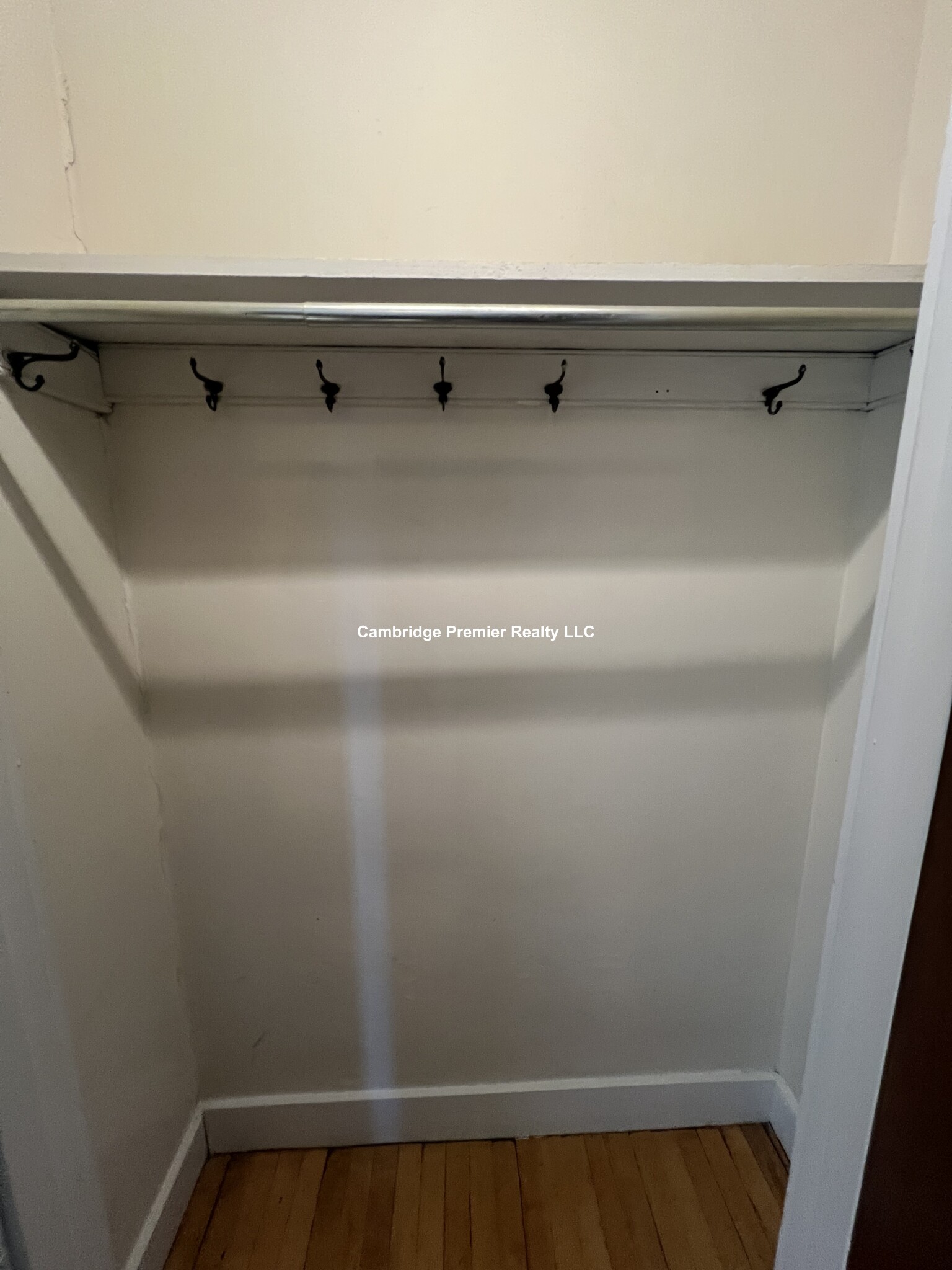 3 Linnaean St, Neighborhood Nine