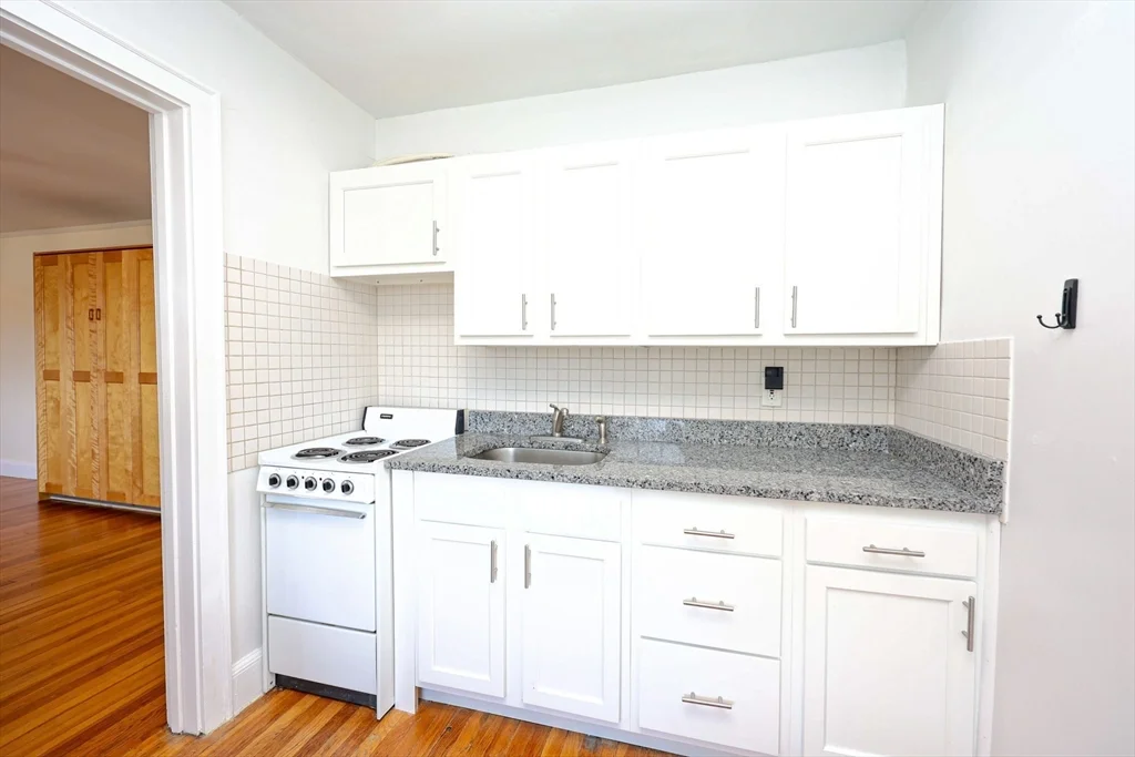 195 Thomas Burgin Pkwy, Quincy
