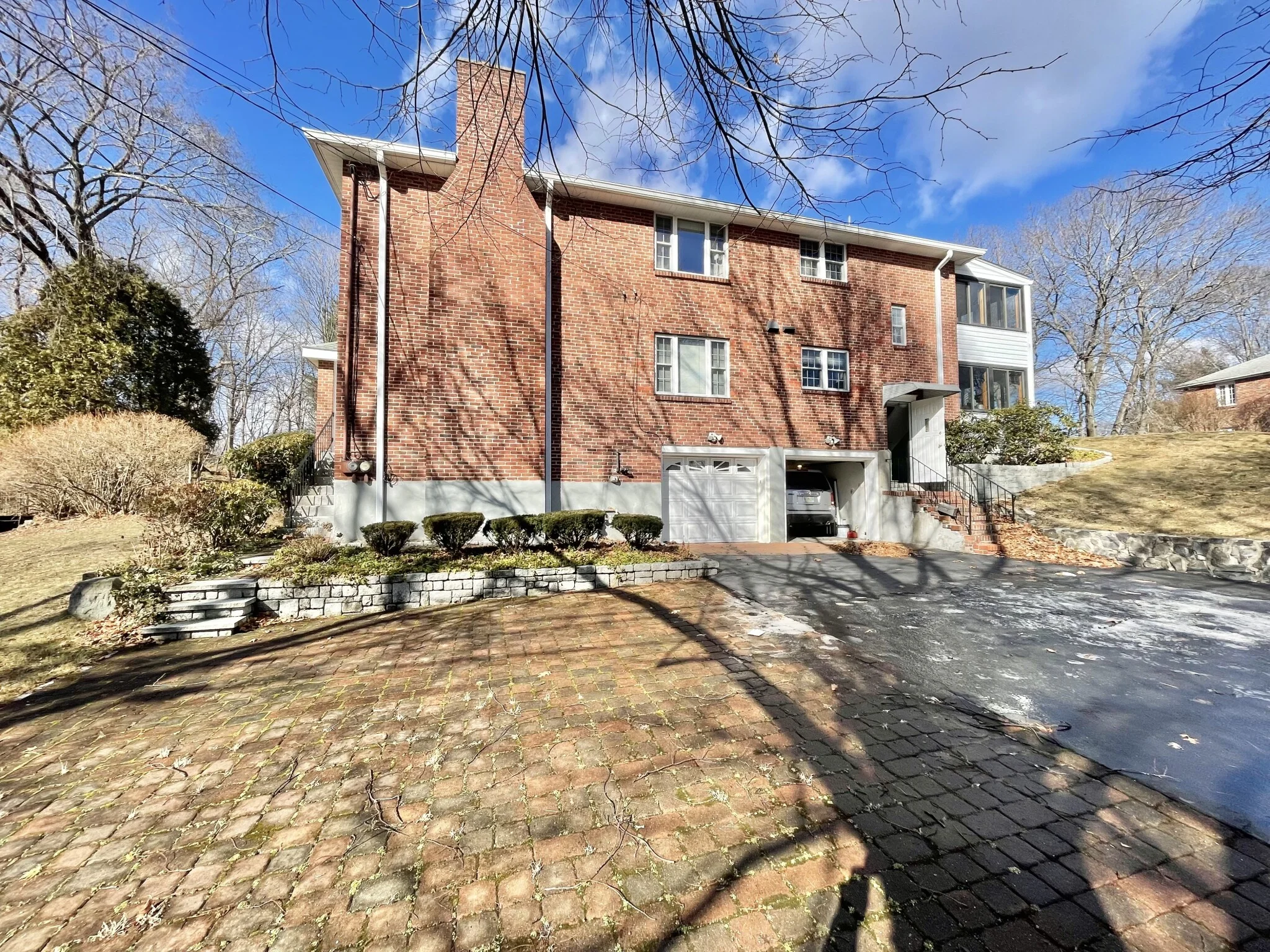 77 Louise, Chestnut Hill