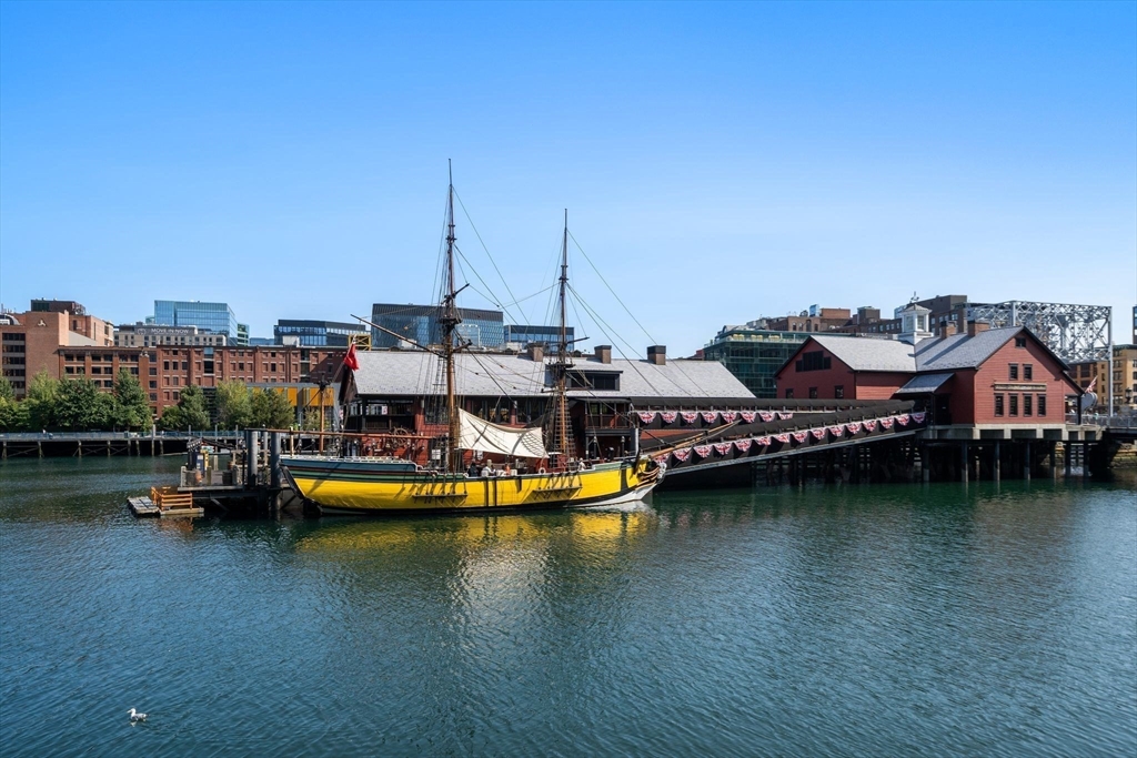 500 Atlantic Ave, Waterfront