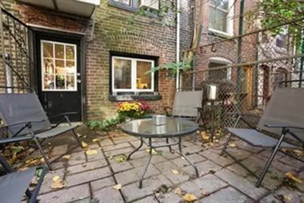 16 Greenwich St, South End